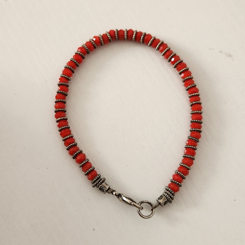 Beautiful Red/Silver bead Bracelet